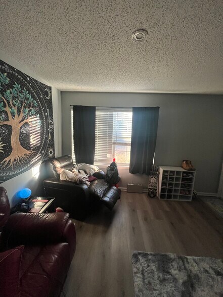 Building Photo - 5326 Whiteway Dr