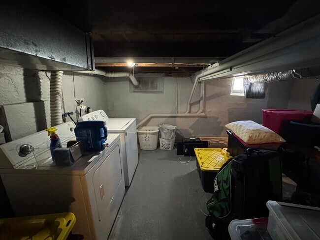 Building Photo - 1 Bed House