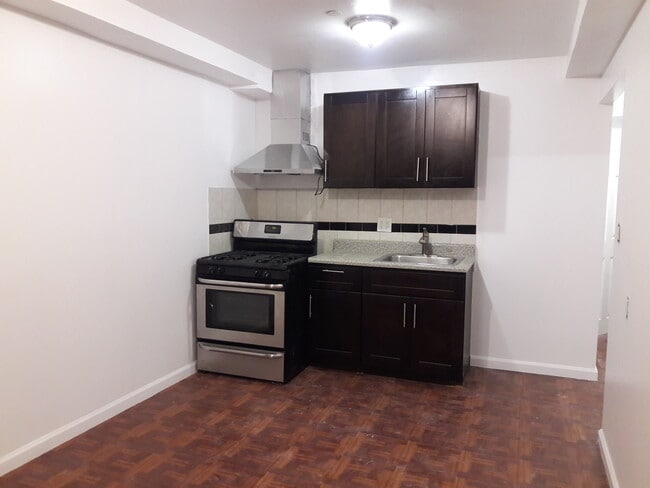 Building Photo - 70-06-06 30th Ave.