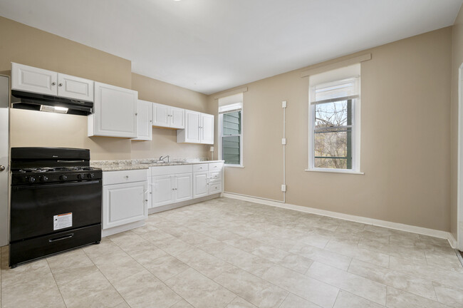 Building Photo - 1104 Brabec St