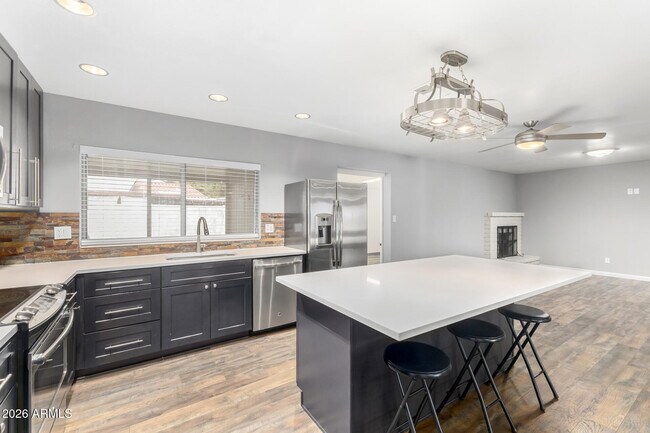 Building Photo - 1340 E Garnet Cir