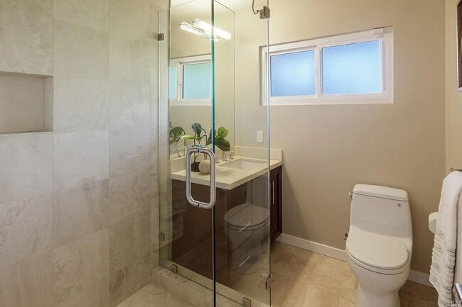 Building Photo - 118 Cazneau Ave