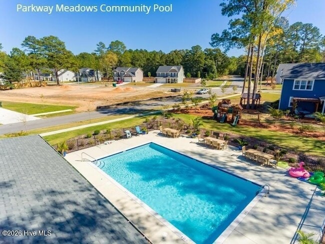 Building Photo - 587 Foothills St