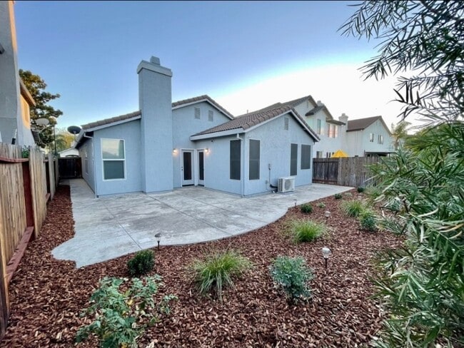 Building Photo - 1784 Sevilla Dr