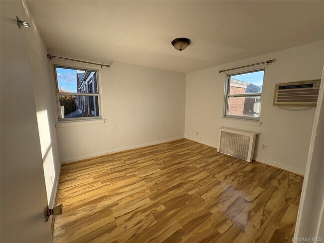 Building Photo - 245-39-24576 76th Ave