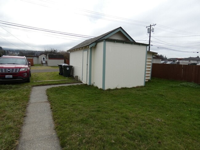 Building Photo - 1022 Caroline St