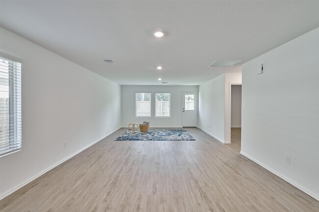 Building Photo - 3787 Solanum Dr