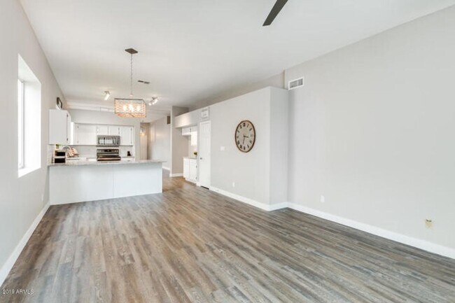 Building Photo - Remodeled 3-bedroom in Chandler
