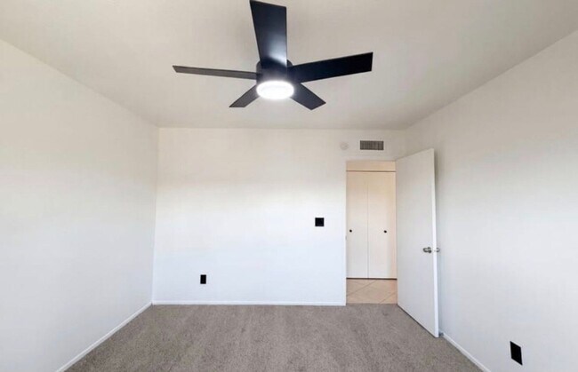 Building Photo - Charming 4BR House in Rialto