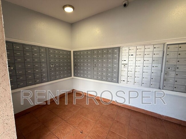 Building Photo - 1069 Ellen Ct