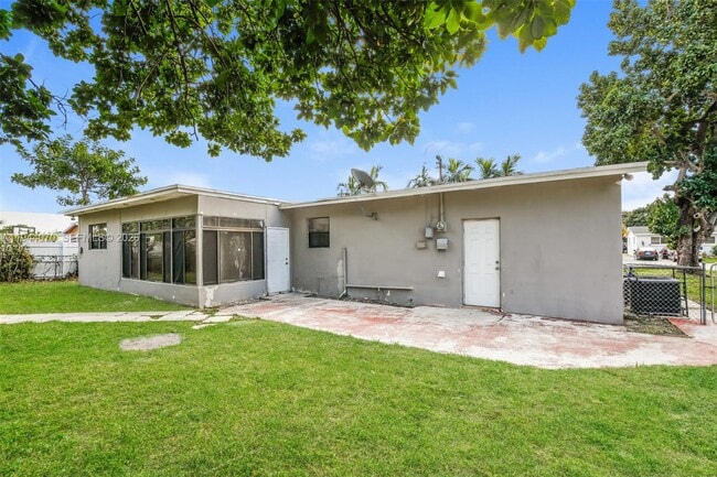 Building Photo - 275 NW 194th Terrace