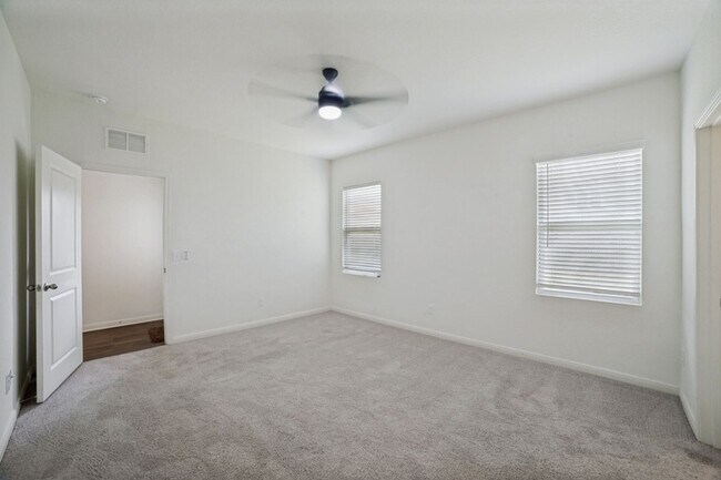 Building Photo - 14426 Elkhorn Crest