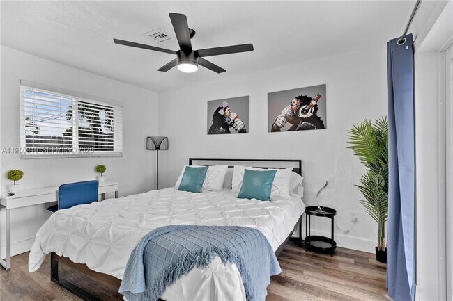 Building Photo - 7831 Hope St