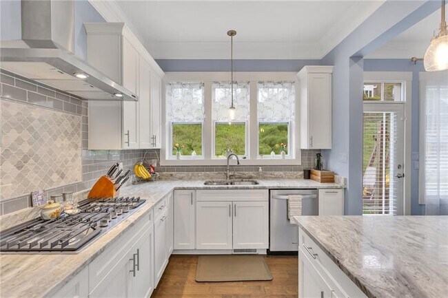 Building Photo - 5525 Fontana Ct