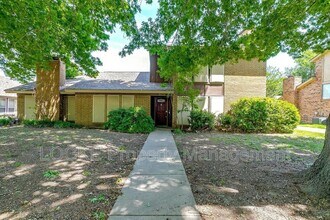 Building Photo - 6428 Lago Vista Dr
