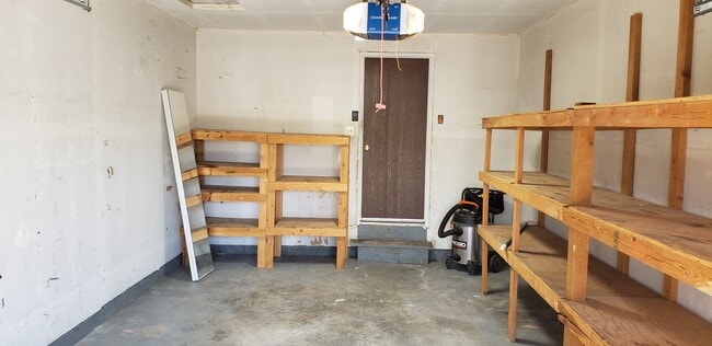 Building Photo - 525 W Twilight Ct