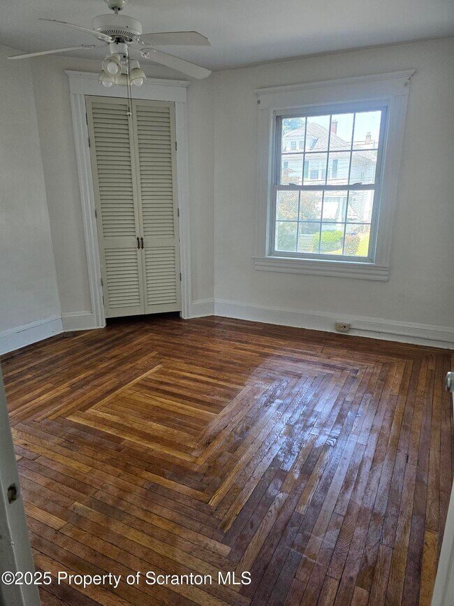 Building Photo - 908 Richmont St