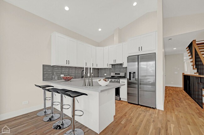Building Photo - 4603 S St Lawrence Ave