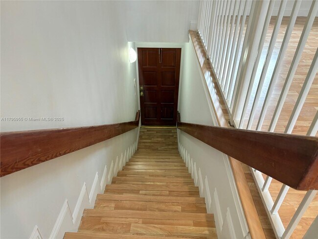 Building Photo - 8039 Lake Dr