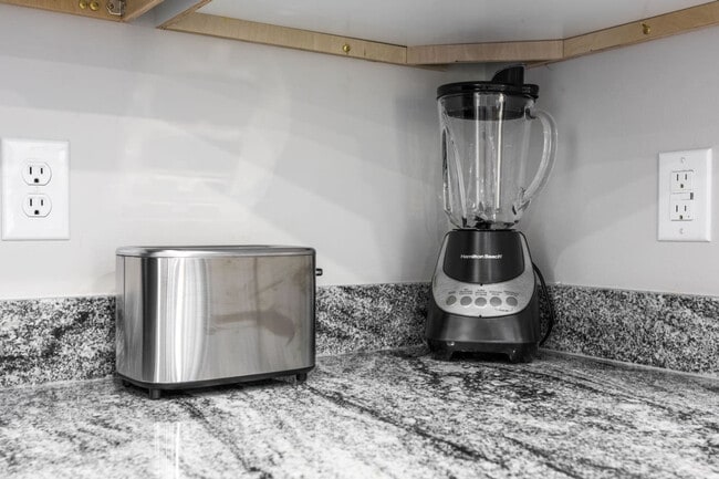 Building Photo - 518 Prospect St