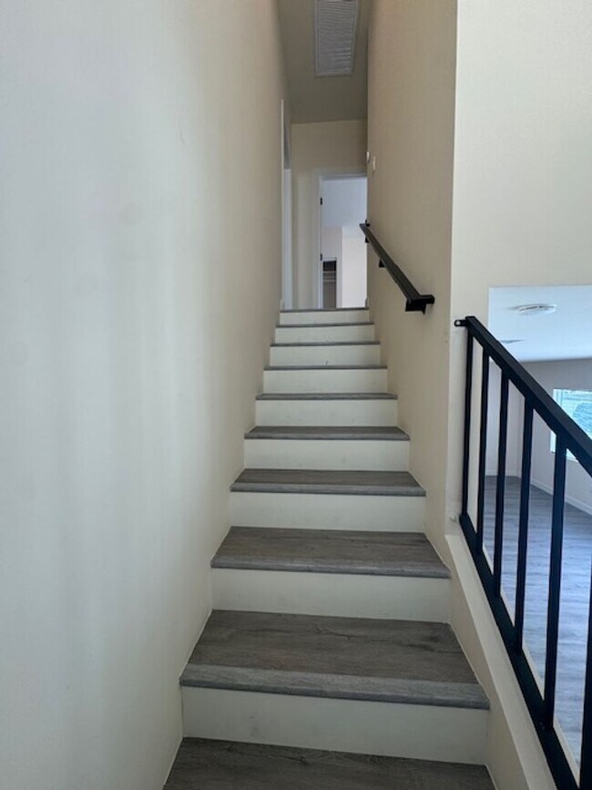 Building Photo - Charming & Private 4-Bedroom, 4-Bath Home in Sherman Oaks