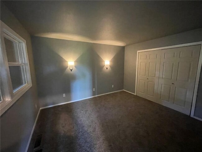 Building Photo - 46 Dogwood Dr