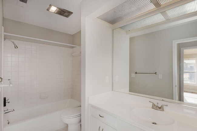 Building Photo - # Serene Living Near Travelers Rest