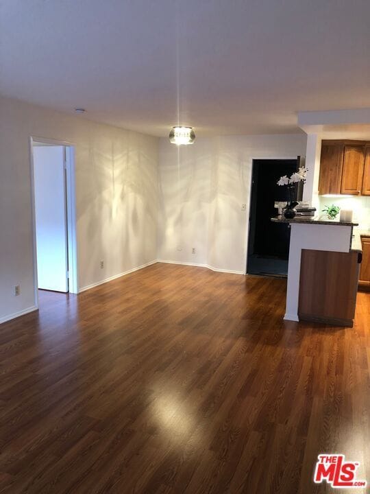 Building Photo - 22100 BURBANK, 120B