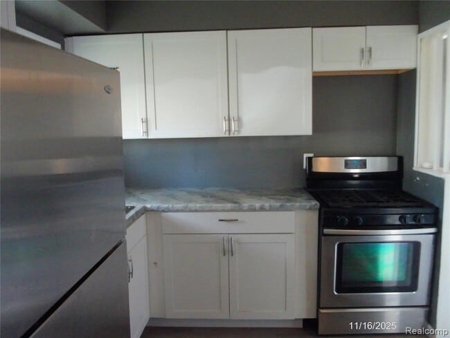 Building Photo - 27107 Florence St