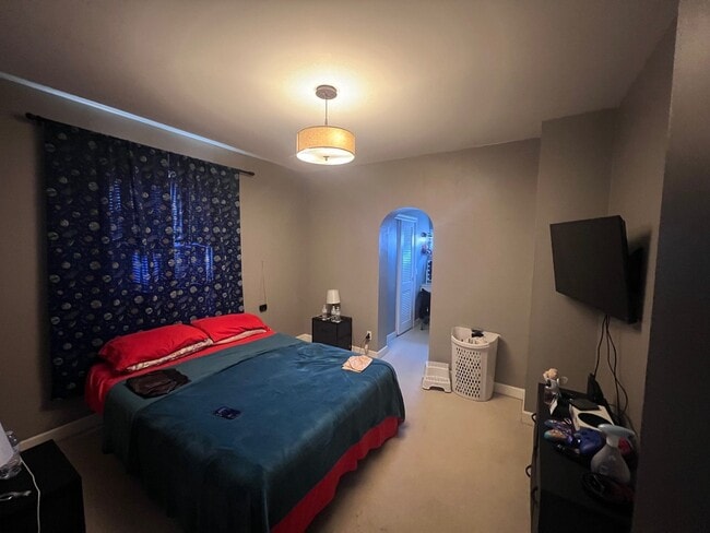 Building Photo - 244 Indian Trail