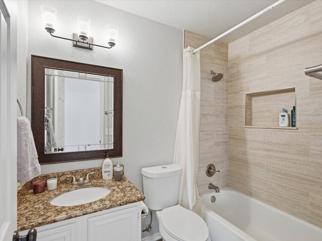 Building Photo - 1316 Pelham Ln