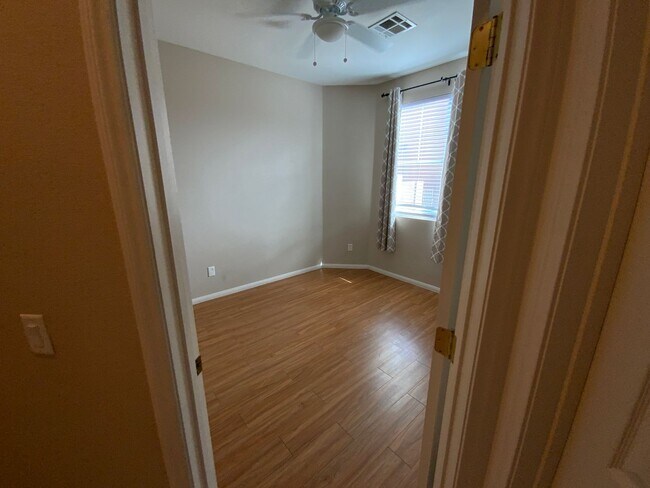Building Photo - 1022 Pecos River Ave