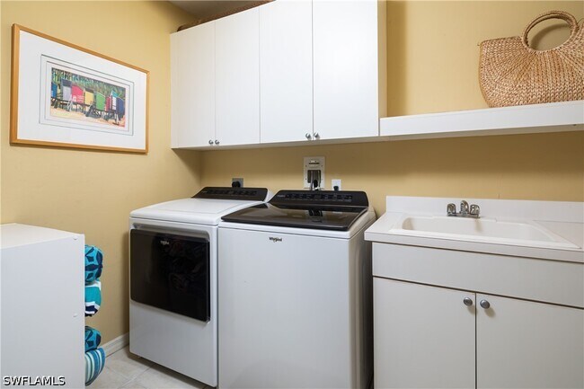 Building Photo - 410 Flagship Dr