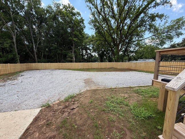 Building Photo - 2108 Veterans Dr