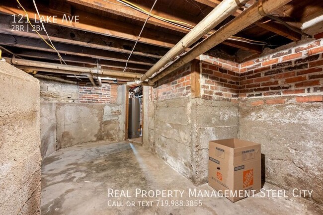 Building Photo - 121 Lake Ave