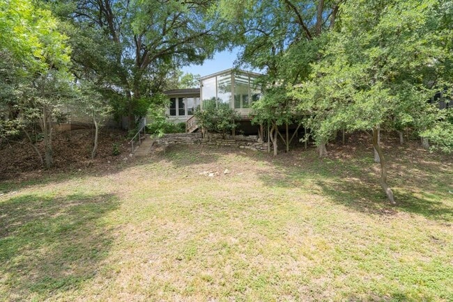 Building Photo - 11651 River Oaks Trail