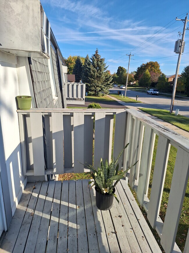 Balcony - 1712 Creek Rd