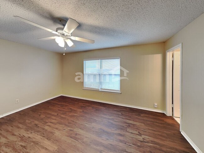 Building Photo - 16635 Blanco Ky