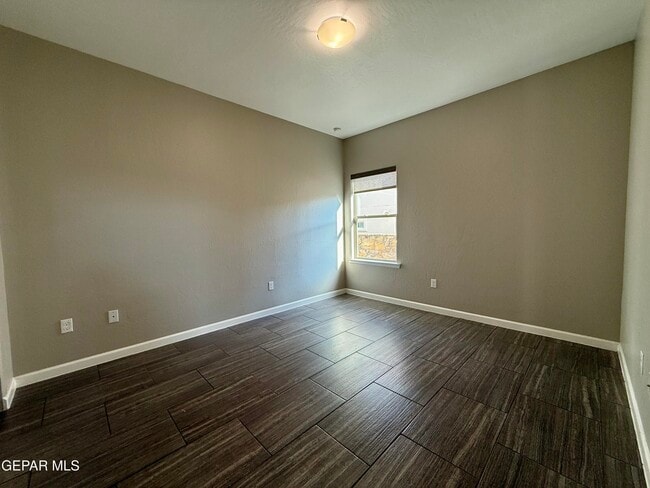 Building Photo - 1252 Desert Mirage Pl