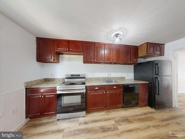 Building Photo - 8105 Kenova Ln