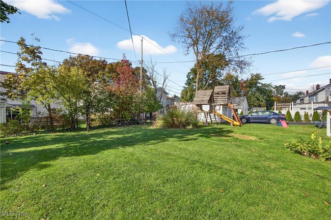 Building Photo - 2520 Laurelhurst Rd