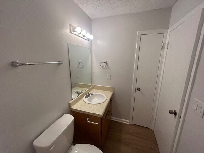Building Photo - West Columbia Townhome in Stratford Place