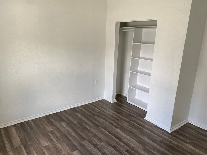 Building Photo - 5415 Buena Vista St