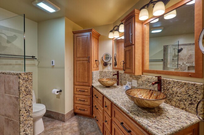 Building Photo - 313 Firelight Dr