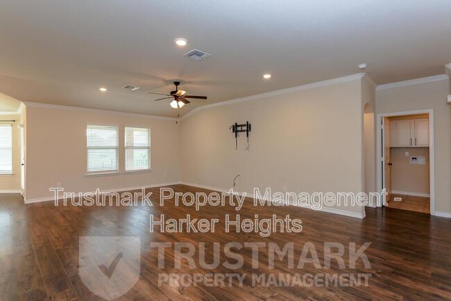 Building Photo - 5610 Fenton Ln