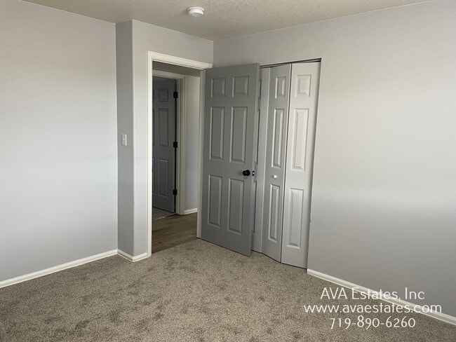 Building Photo - 693 E Laporte Dr