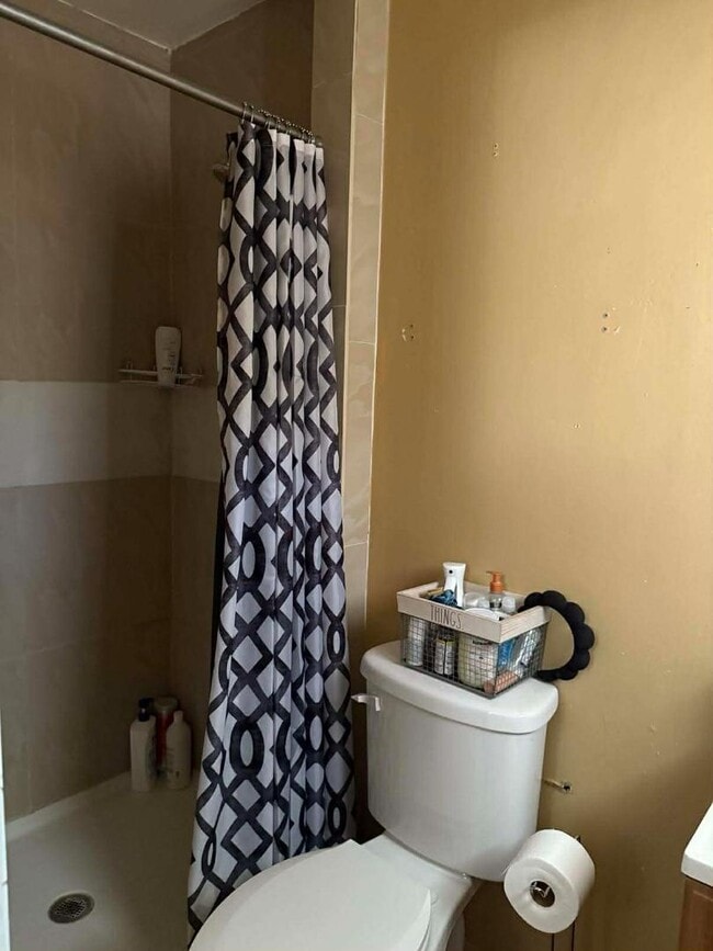 Building Photo - 1408 S Adams Ave