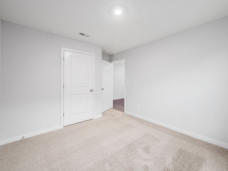 Building Photo - 426 Emily Dr