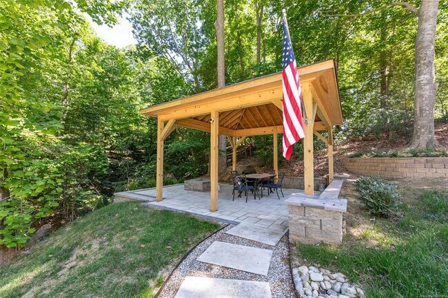Building Photo - 120 Timberwood Dr