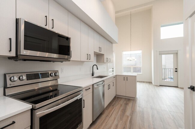 Building Photo - Colorado Apartment Unit 4
